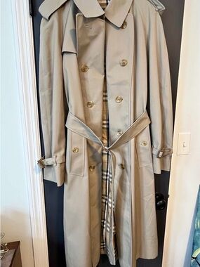 Burberry Beige Plaid Lined Trench Coat